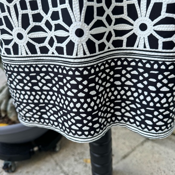 TACERA. NWT. Black & White Midi dress w/ Bell Sleeves.Crisscross straps … - Picture 8 of 14